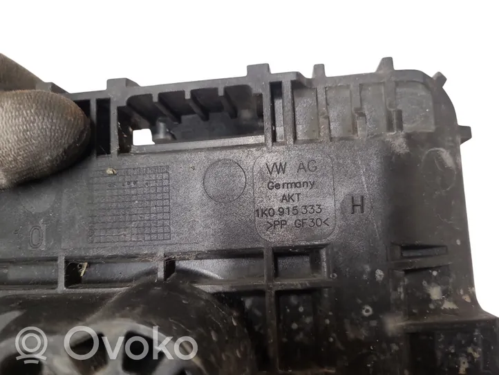 Volkswagen Touran I Battery tray 1K0915333