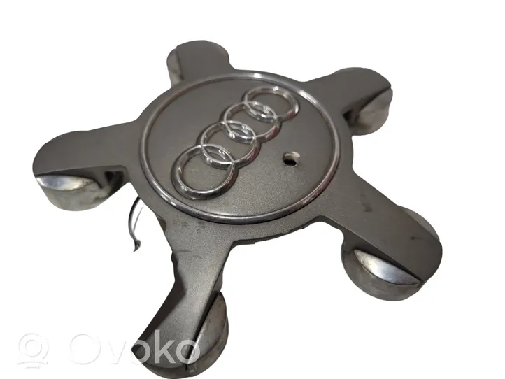 Audi A4 S4 B8 8K Osłona nakrętki koła 4F0601165