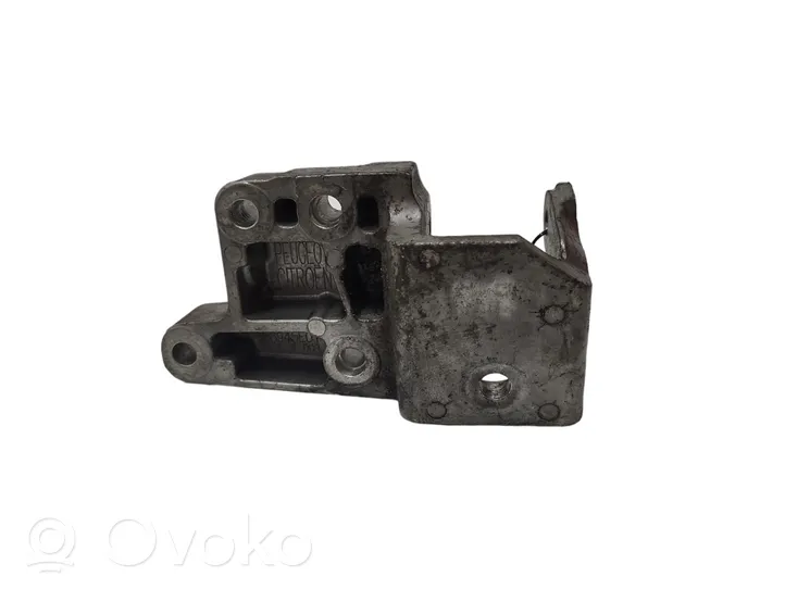 Citroen C5 Engine mounting bracket 9677163980