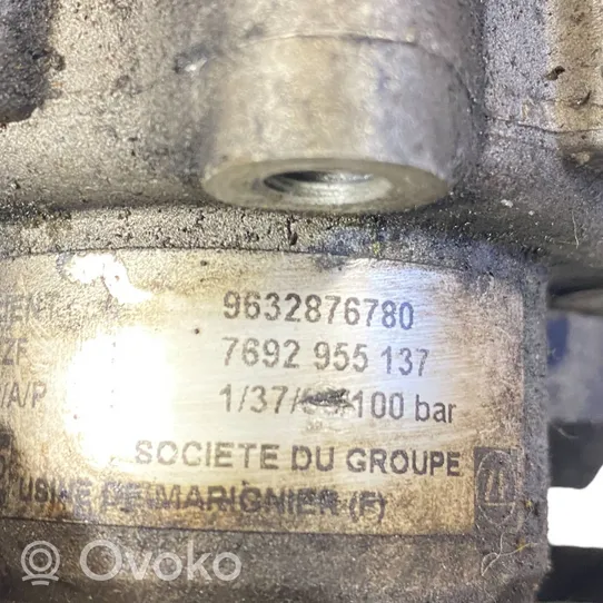 Peugeot 607 Pompe de direction assistée 9632876780