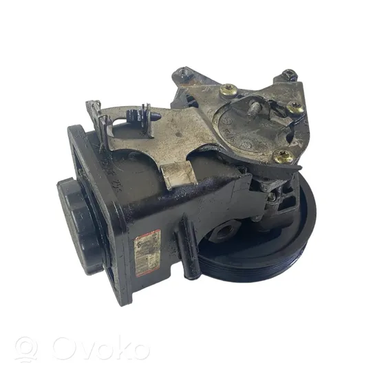 BMW 3 E46 Vairo stiprintuvo siurblys 6756575