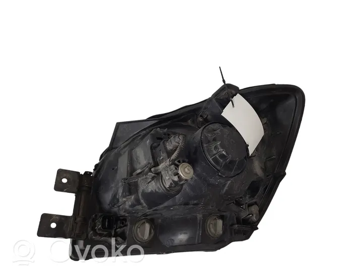 KIA Sportage Lampa przednia 921011F0