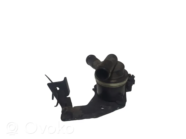 Volkswagen Golf VII Pompe à eau de liquide de refroidissement 03L965561A