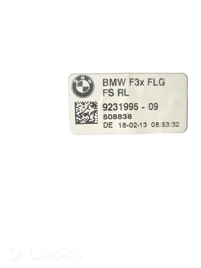 BMW 3 F30 F35 F31 Kojelaudan sivutuuletussuuttimen kehys 923199509