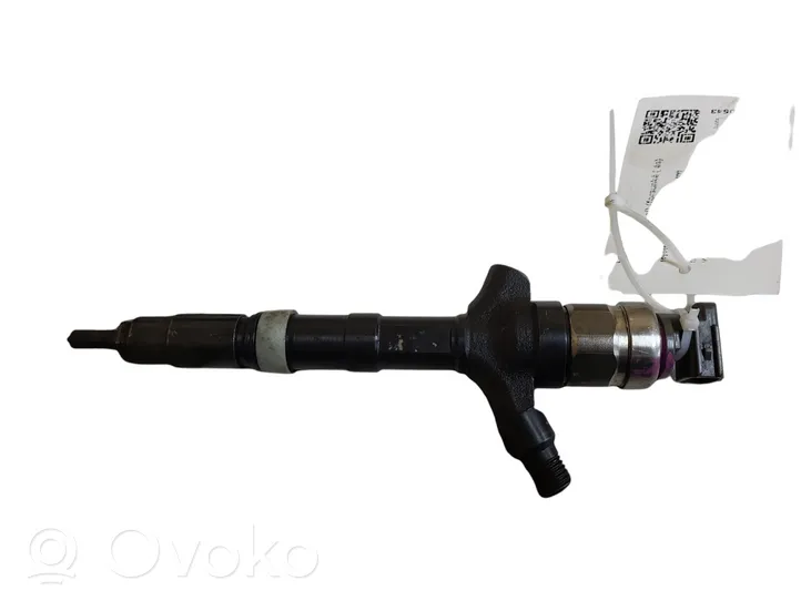 Toyota Corolla Verso AR10 Fuel injector 236700G010