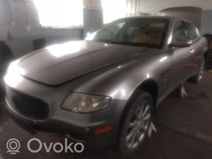 Maserati Quattroporte Skrzynka bezpieczników / Komplet 501210100090