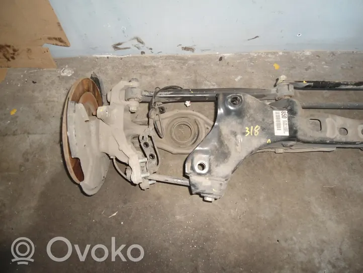 Hyundai i40 Belka zderzaka tylnego 55405-3Z850