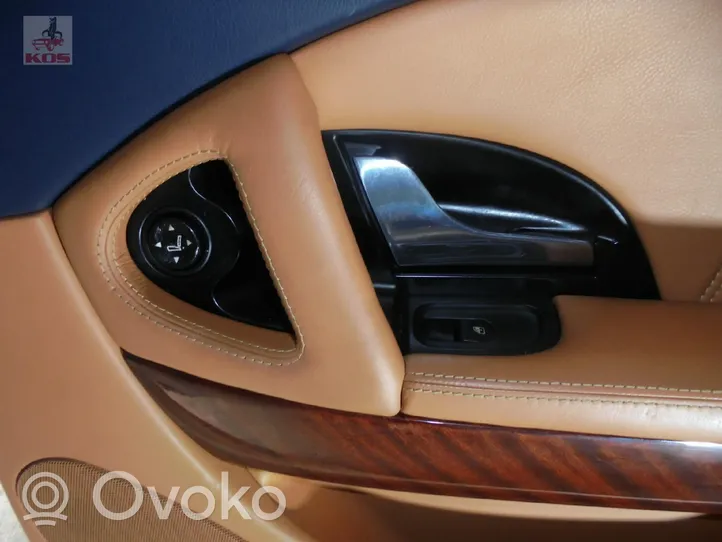 Maserati Quattroporte Boczki / Poszycie drzwi tylnych 