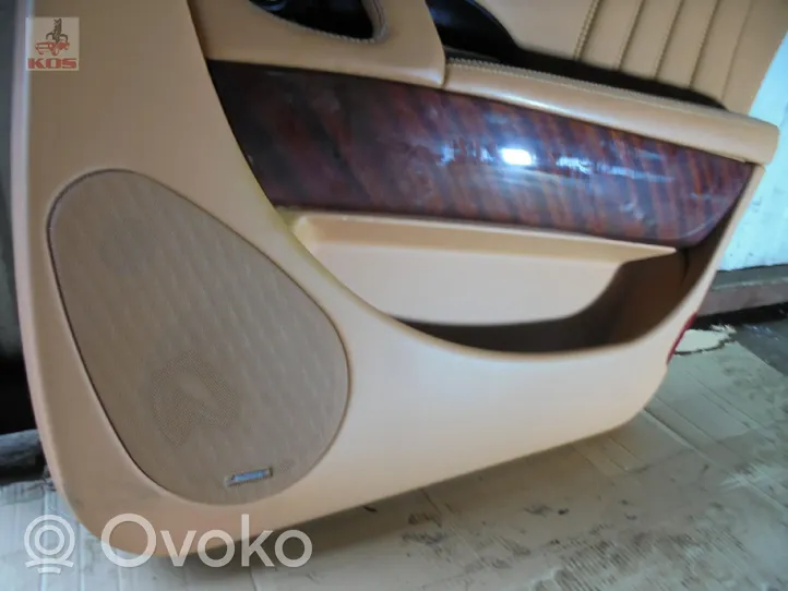 Maserati Quattroporte Takaoven verhoilu 