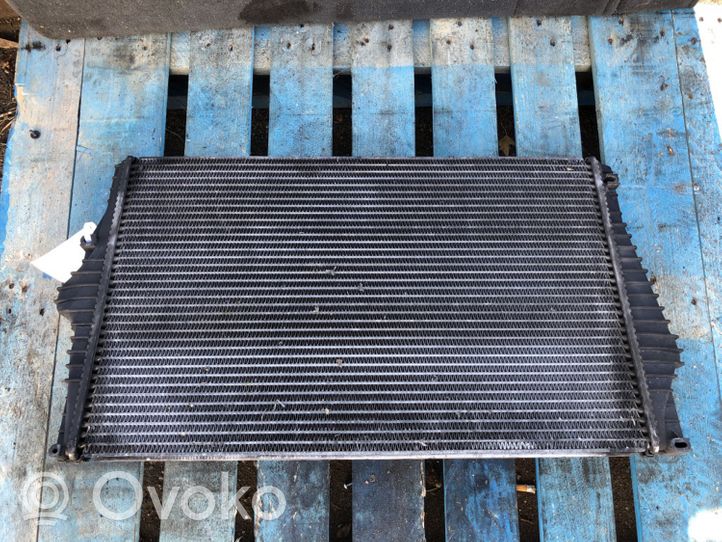 Volvo XC90 Chłodnica powietrza doładowującego / Intercooler 989581K