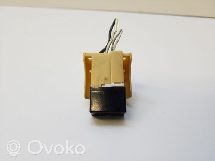 Toyota Avensis Verso Other relay 9098702024