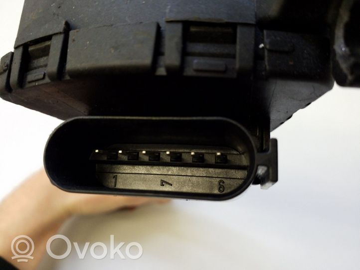 Volvo C70 Accelerator throttle pedal 74253401