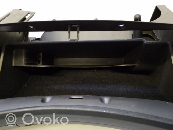 Volvo V70 Glove box set 8650374