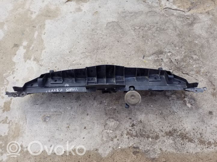 Toyota Yaris Osłona pasa przedniego OEM