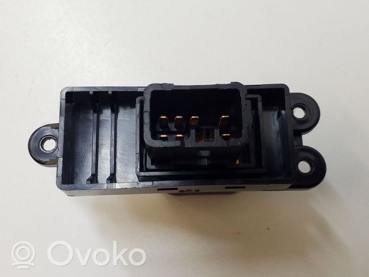 Hyundai i30 Electric window control switch DKE