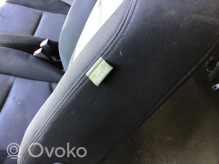 Mazda 5 Комплект сидений OEM