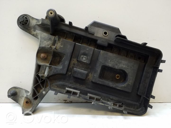 Seat Toledo III (5P) Boîte de batterie 1K0915333C