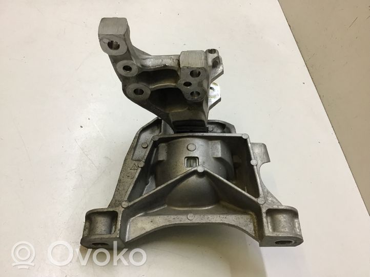 Citroen DS7 Crossback Engine mount bracket 4A110010