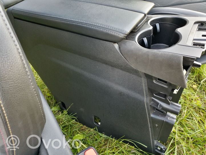 Citroen DS7 Crossback Istuimien ja ovien verhoilusarja 