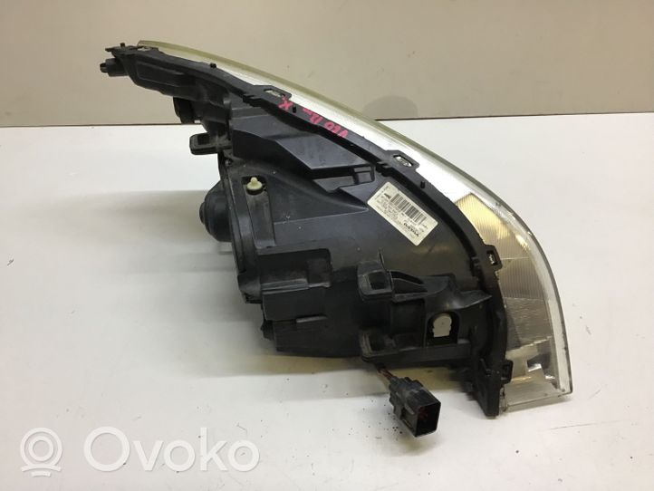 Volvo V60 Lampa przednia 31383068