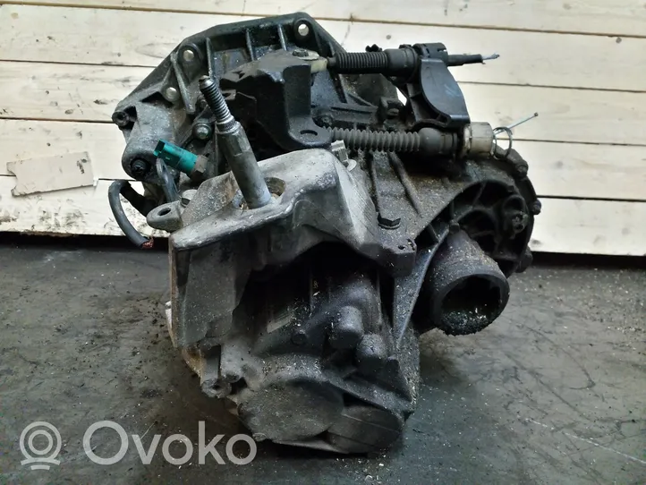 Nissan Qashqai Mechaninė 6 pavarų dėžė 790638