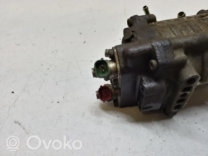 Nissan X-Trail T30 Pompe d'injection de carburant à haute pression 167008H801