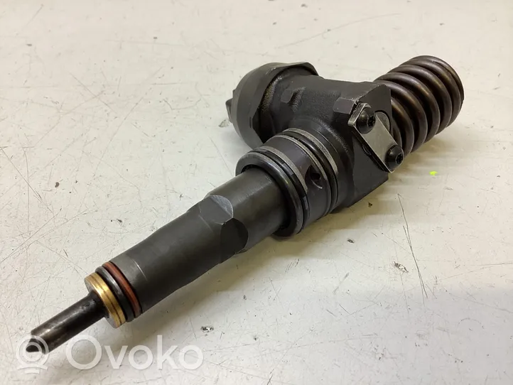 Volkswagen Touran I Injecteur de carburant 038130073AG