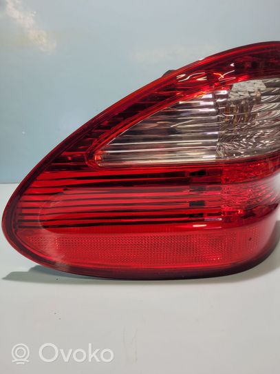 Mercedes-Benz E W211 Luci posteriori A2118201564