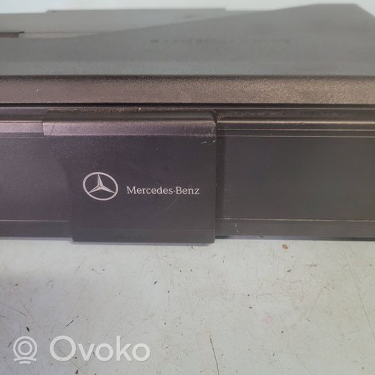 Mercedes-Benz S W220 CD/DVD keitiklis A2208274642