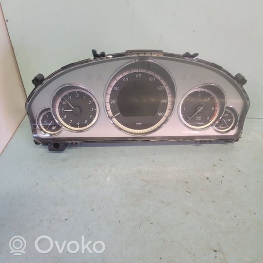 Mercedes-Benz E W212 Tachimetro (quadro strumenti) A2129001508