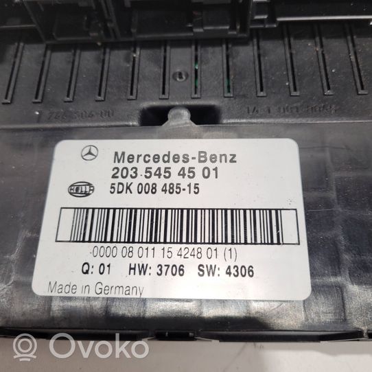 Mercedes-Benz CLC CL203 Juego de caja de fusibles 2035454501
