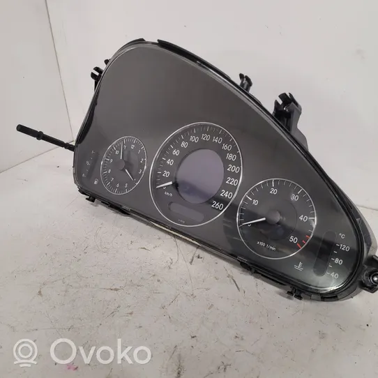 Mercedes-Benz E W211 Tachimetro (quadro strumenti) A2115403447