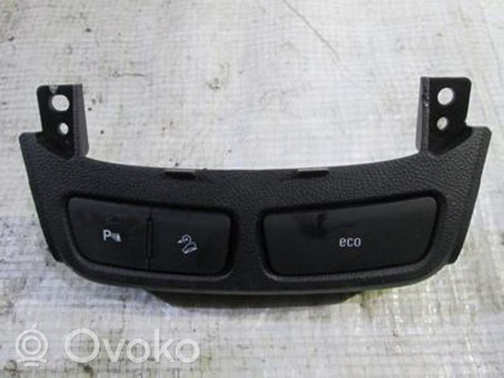 Opel Mokka Fog light switch 