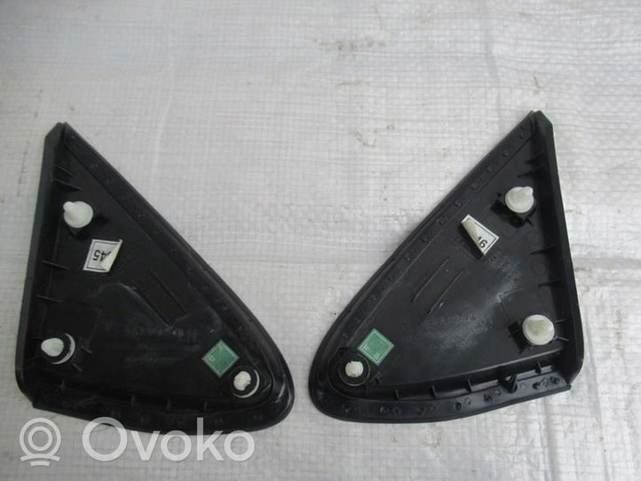 Opel Mokka Panel wykończeniowy błotnika 95327346