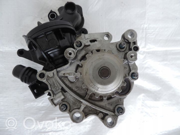 Ford Focus Pompe de circulation d'eau Z16001023