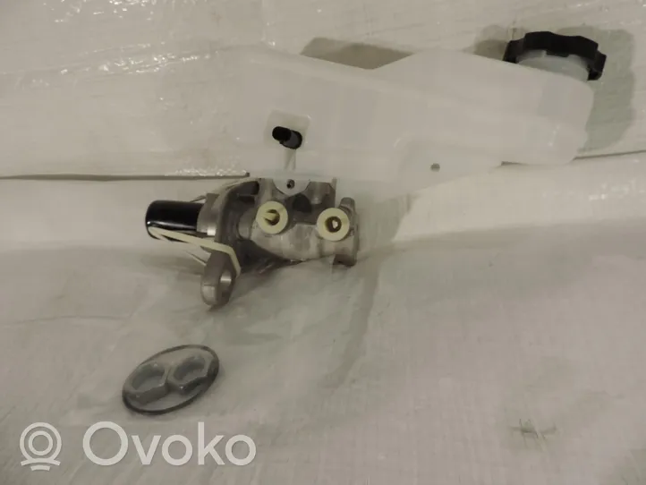 Opel Insignia B Główny cylinder hamulca 84118583