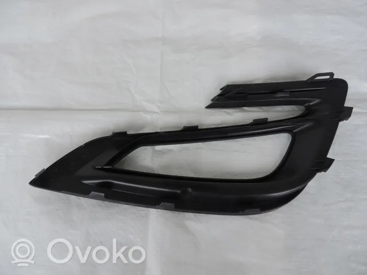 Opel Mokka X Etupuskurin alempi jäähdytinsäleikkö 42491763