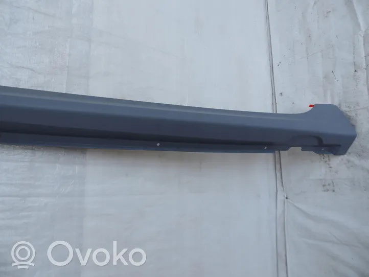 Opel Zafira C Front sill (body part) 13354775