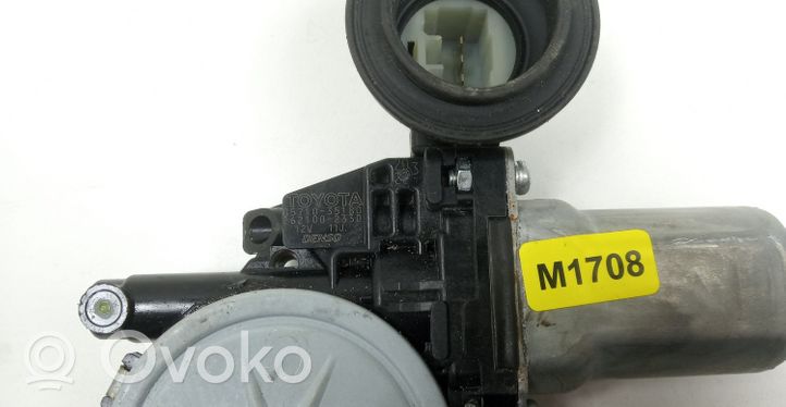 Toyota RAV 4 (XA20) Priekinis varikliukas langų pakėlėjo 8571035180