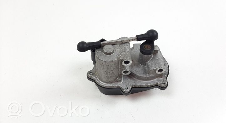 Audi A4 S4 B6 8E 8H Zawór kolektora ssącego 06F133482