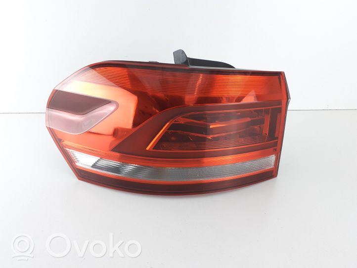 Volkswagen Touran III Lampa tylna 5TA945207C