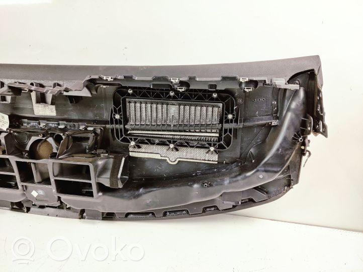 Porsche Panamera (970) Dashboard 97055210104