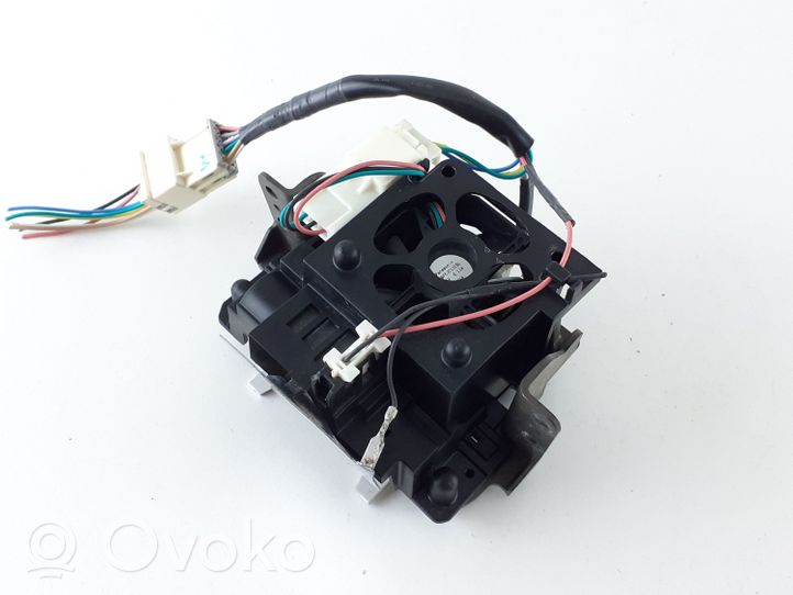 Toyota RAV 4 (XA50) Element lampy przedniej 