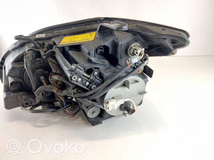 Lexus RX 330 - 350 - 400H Lampa przednia 