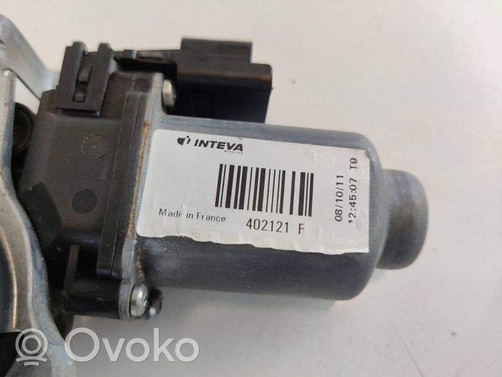 Nissan Navara D40 Priekinio el. Lango pakėlimo mechanizmo komplektas 402121F