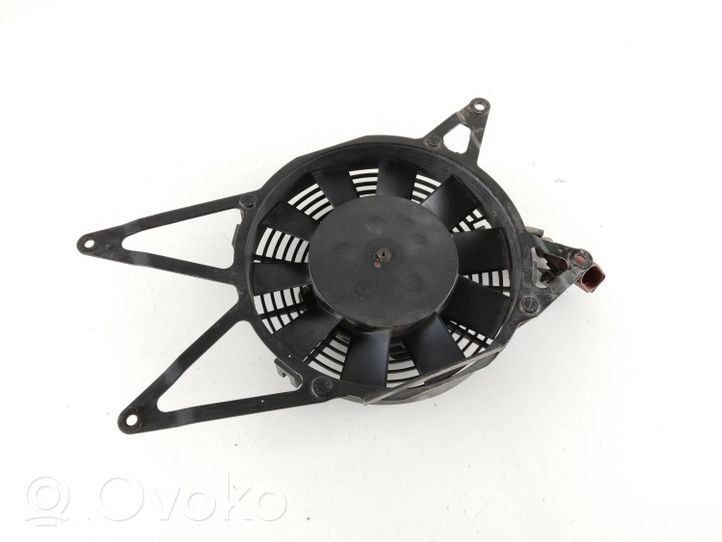 Audi RS6 Ventilatore di raffreddamento elettrico del radiatore 8E0959455E