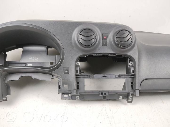 681000361R Mercedes-Benz Citan W415 Armaturenbrett Cockpit, 250.00 €