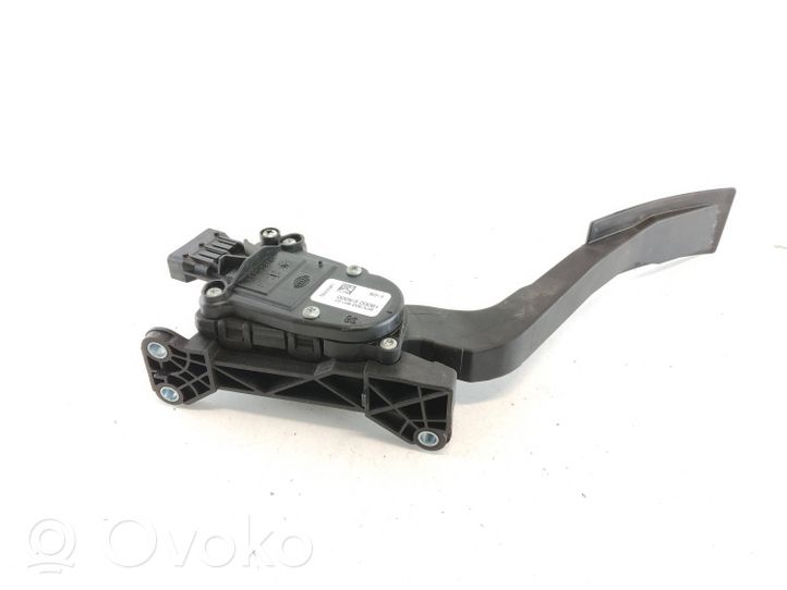 Nissan Navara D40 Pedal del acelerador 18002EA000