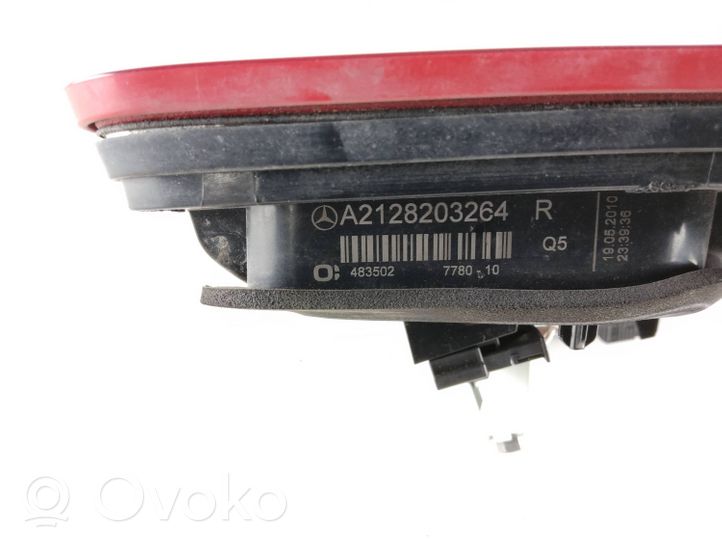 Mercedes-Benz E W212 Lampy tylnej klapy bagażnika A2128203264