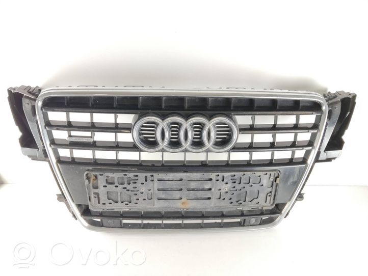 Audi A5 8T 8F Etupuskurin ylempi jäähdytinsäleikkö 8T0853651E